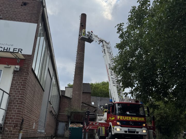 Der Falkenkasten hängt