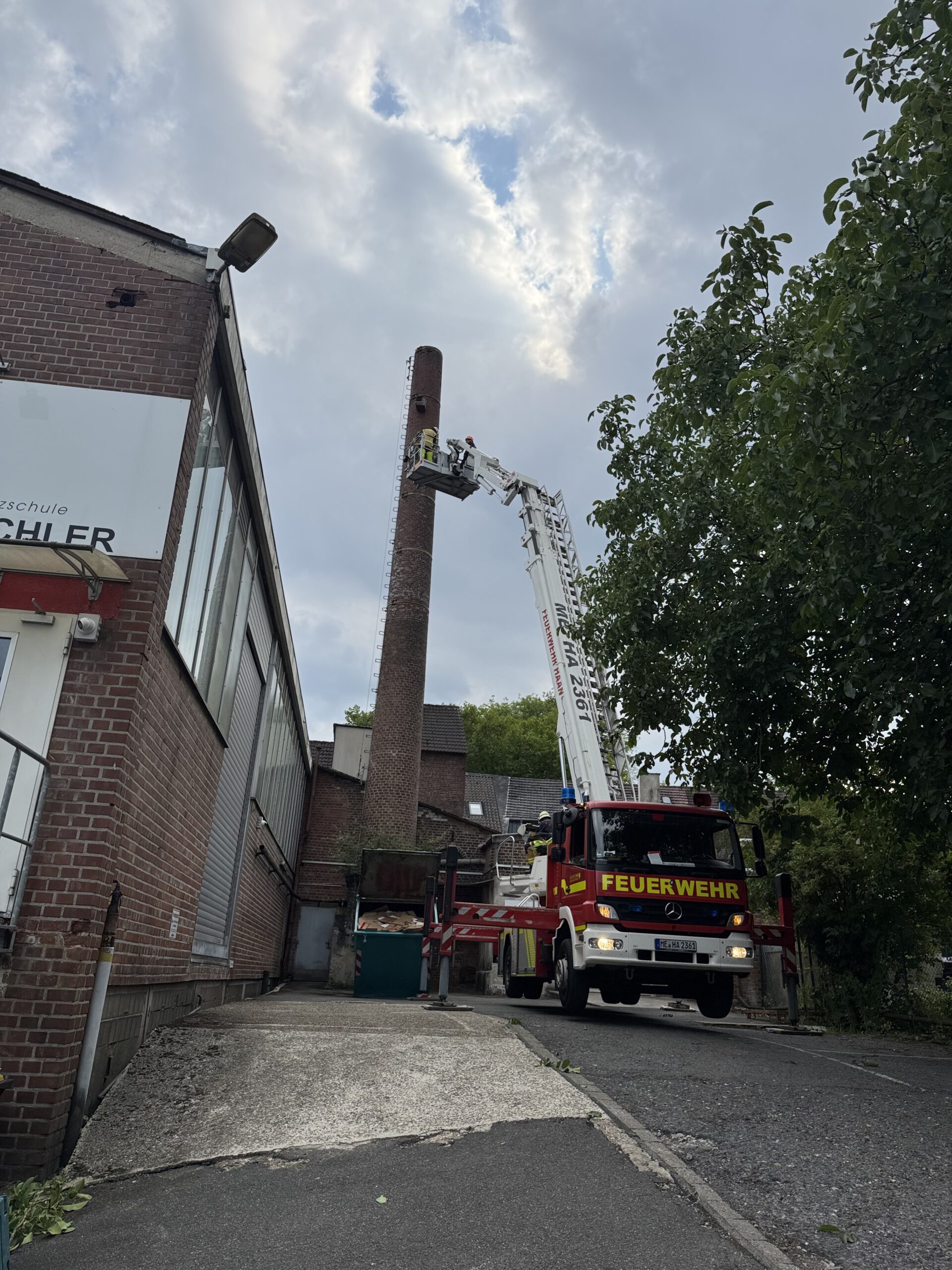 Der Falkenkasten hängt